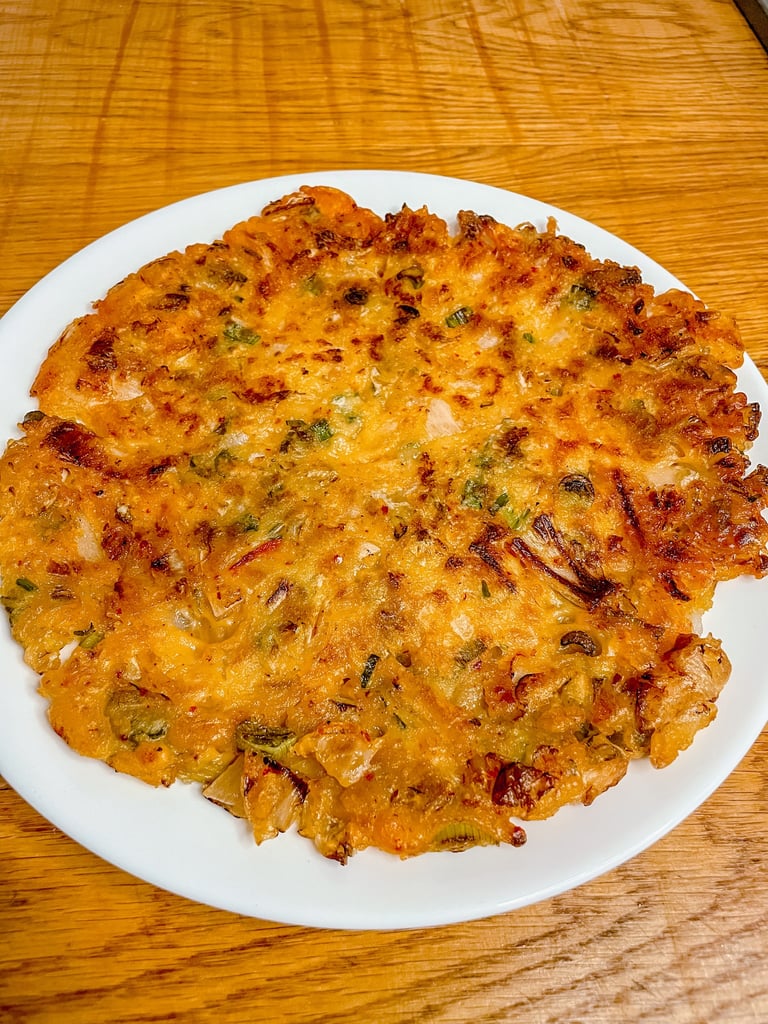 Kimchi jeon | © Cookingwiththehamster