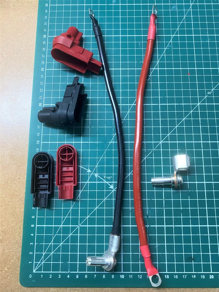 Electrical connections for an electrolyser