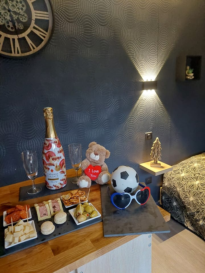 Gîte de luxe avec spa et sauna à Strasbourg - Hôtes et Demeures - apéro Dinatoire demeure 2