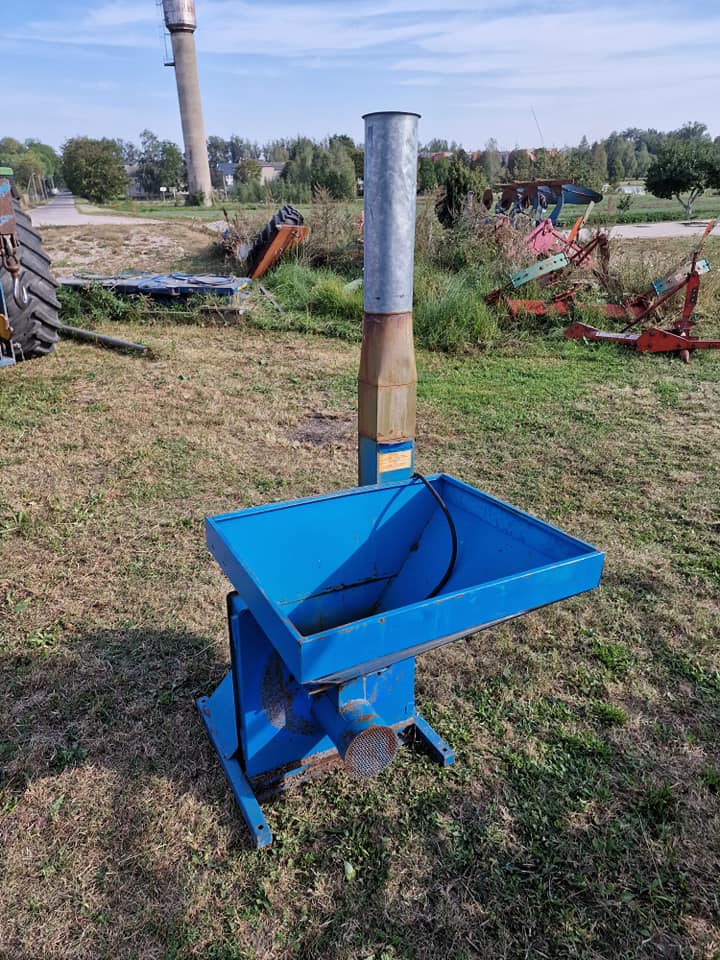 naudota žemės ūkio technika, grūdų malūnas