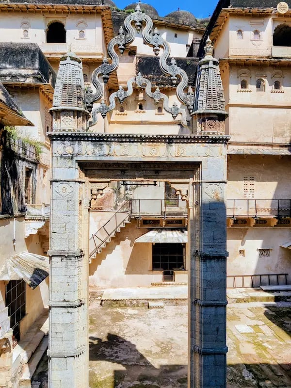 Jhula Chowk courtyard in Bundi, where queens and maids once swung beneath carved arches.