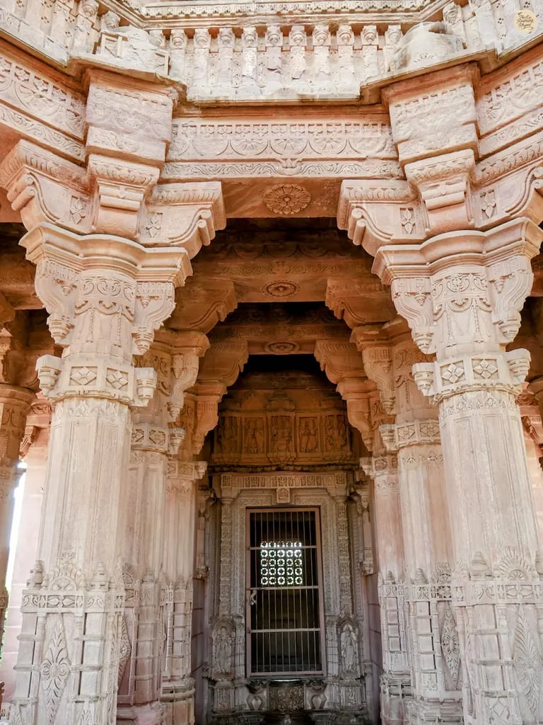 Intricate stone carving inside a Mandore Garden temple, reflecting Jodhpur’s royal artistry.