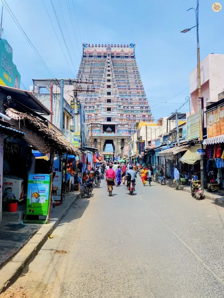 Bustling temple market inside the Rajagopuram of Sri Ranganathaswamy Temple, Srirangam – vibrant shops and local culture.