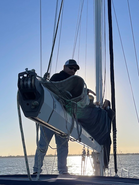 securing the main sail