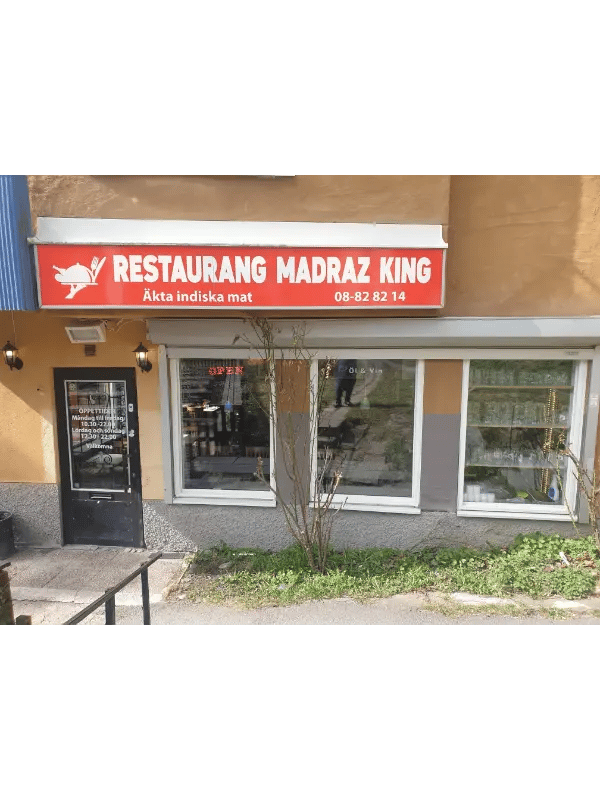 Restaurang Madraz King storefront in Sweden offering authentic Indian food and dining.