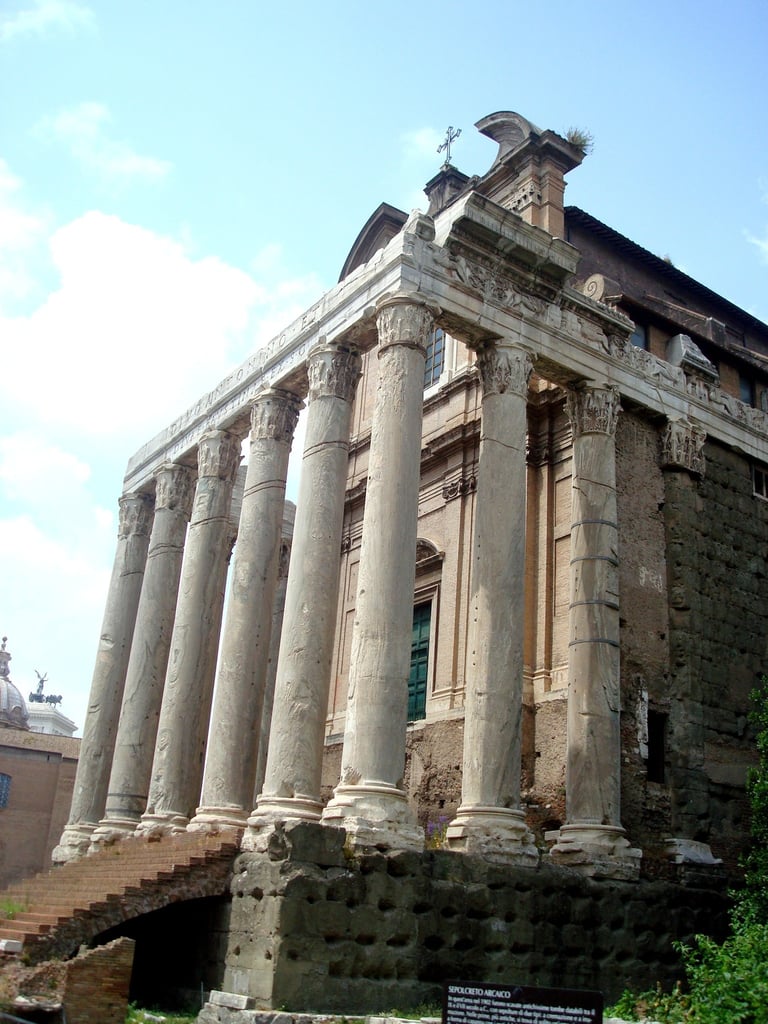 temple d'Antonon Rome