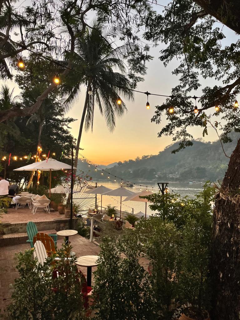 Złota godzina Mekong Laos