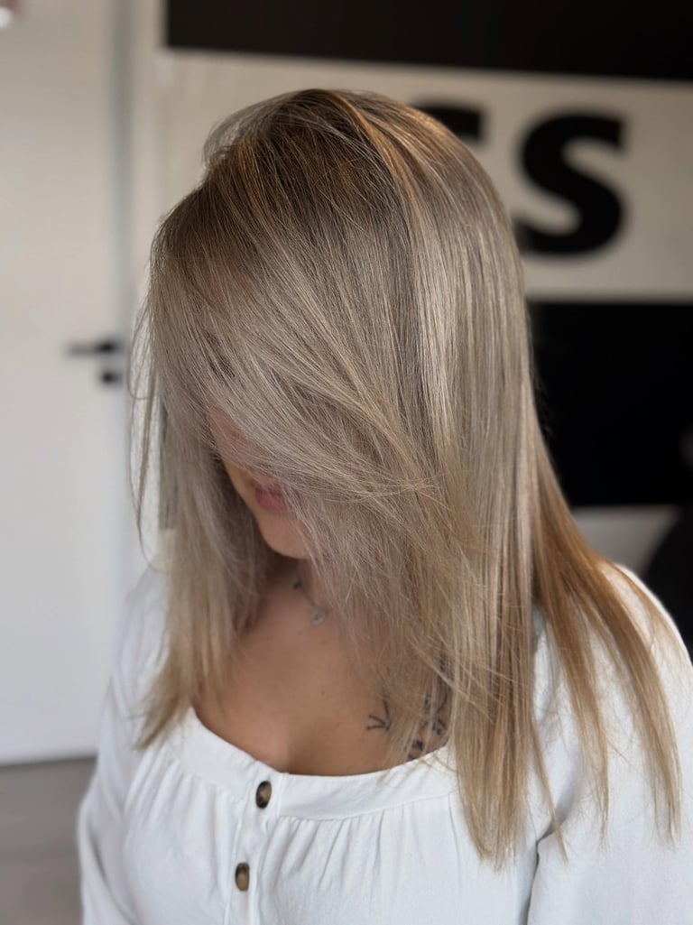 Profesjonalne farbowanie włosów w ISS Studio