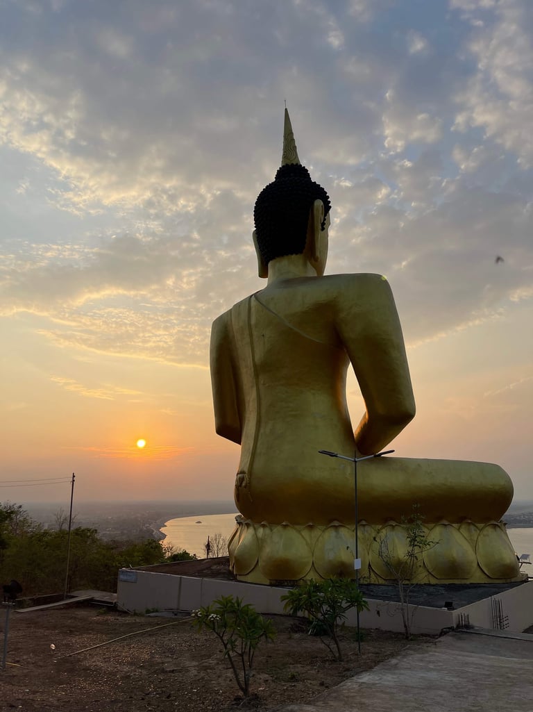 Coucher de soleil au Wat Phousalao