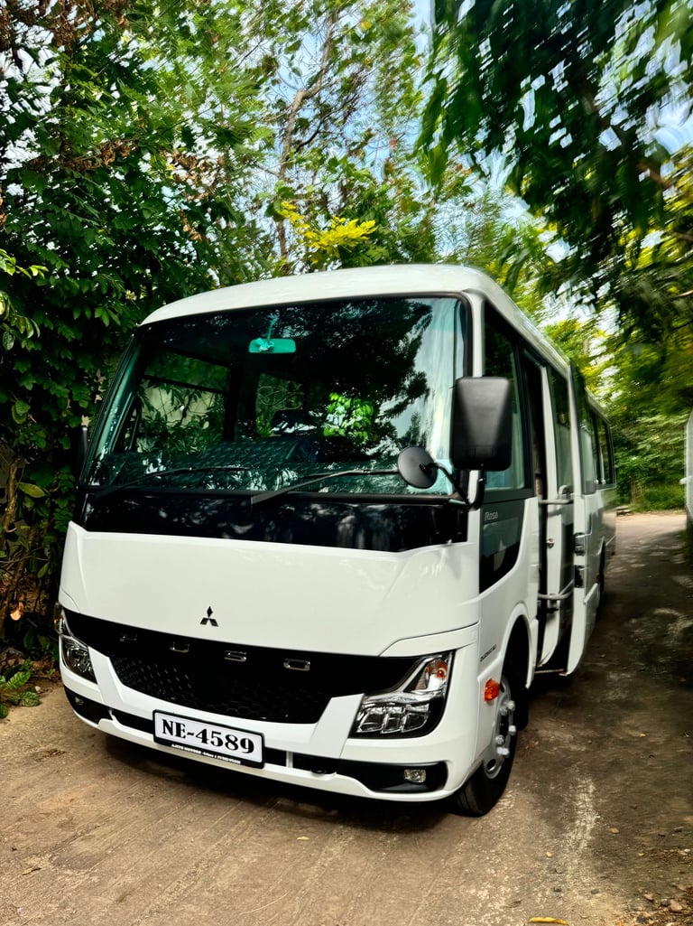 33 Seater Mitsubishi Fuso Rosa minibus for Rent 