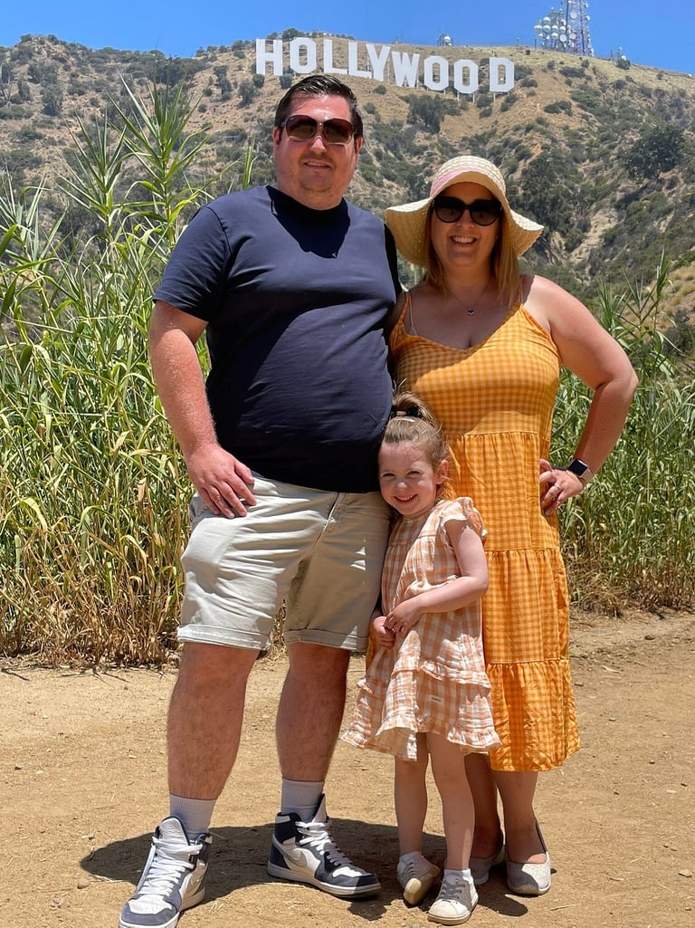 family-kid-hollywood-sign-bus-tour-los-angeles