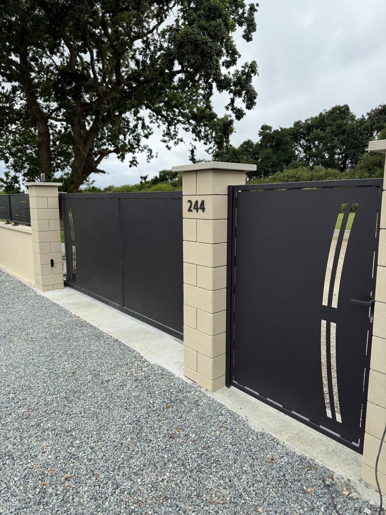 Portails coulisant et portillon avec brise vue sur mesure
