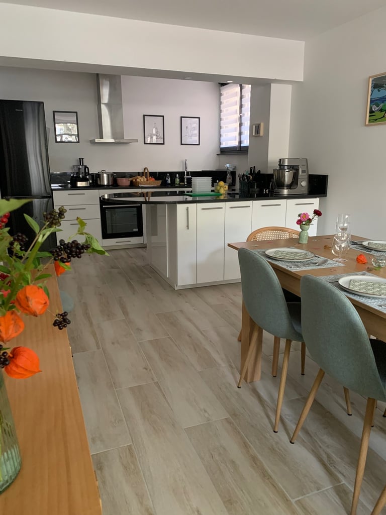 Une décoration douce et chaleureuse chez Marmite & Papillote atelier de cuisine conviviale