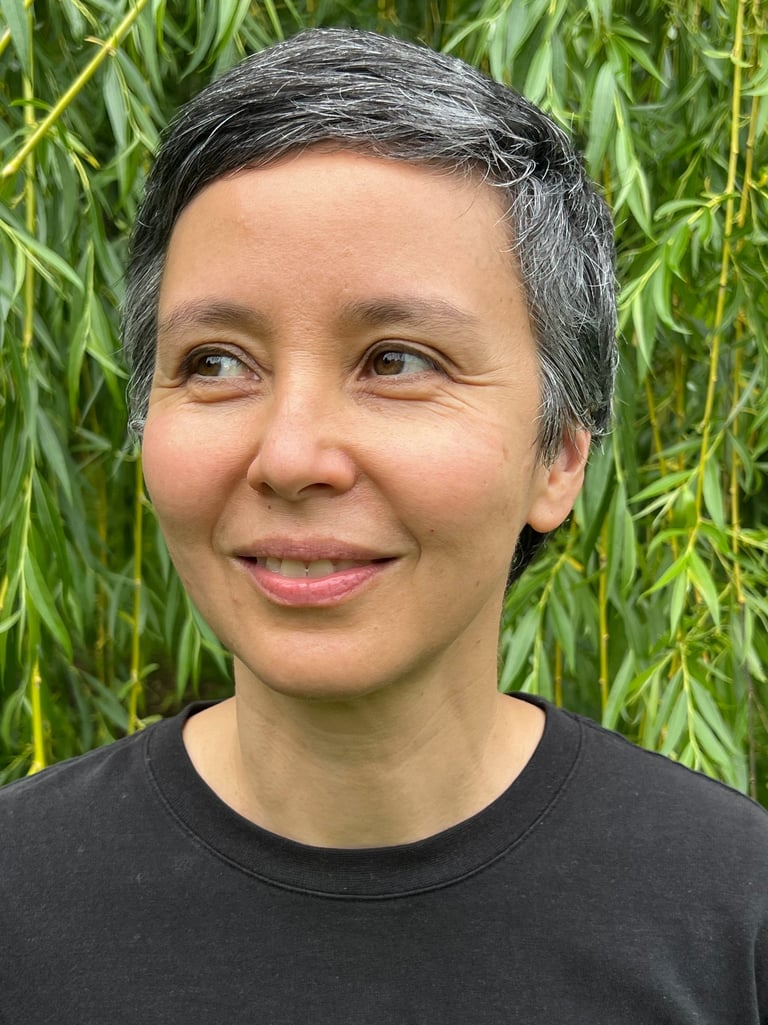 Bee Pallomina, Expressive Arts Therapist and Registered Psychotherapist in Toronto