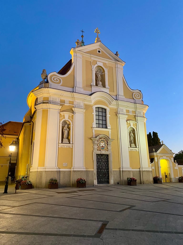 eglise-gyor-hongrie-voyage-travel-planner