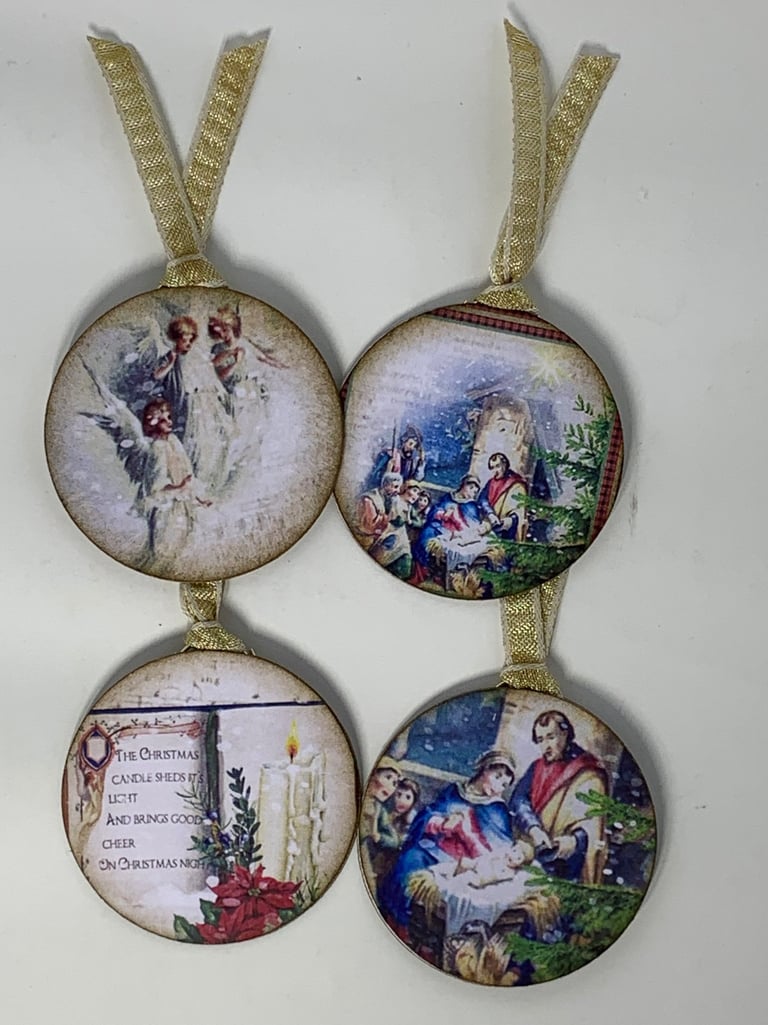 Christmas hidden paper clip