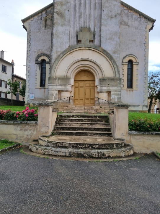 Eglise de leyr vue de face