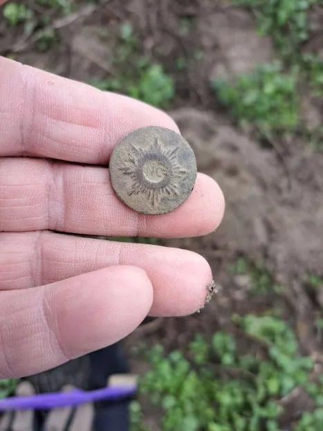 Rare NC sunburst button