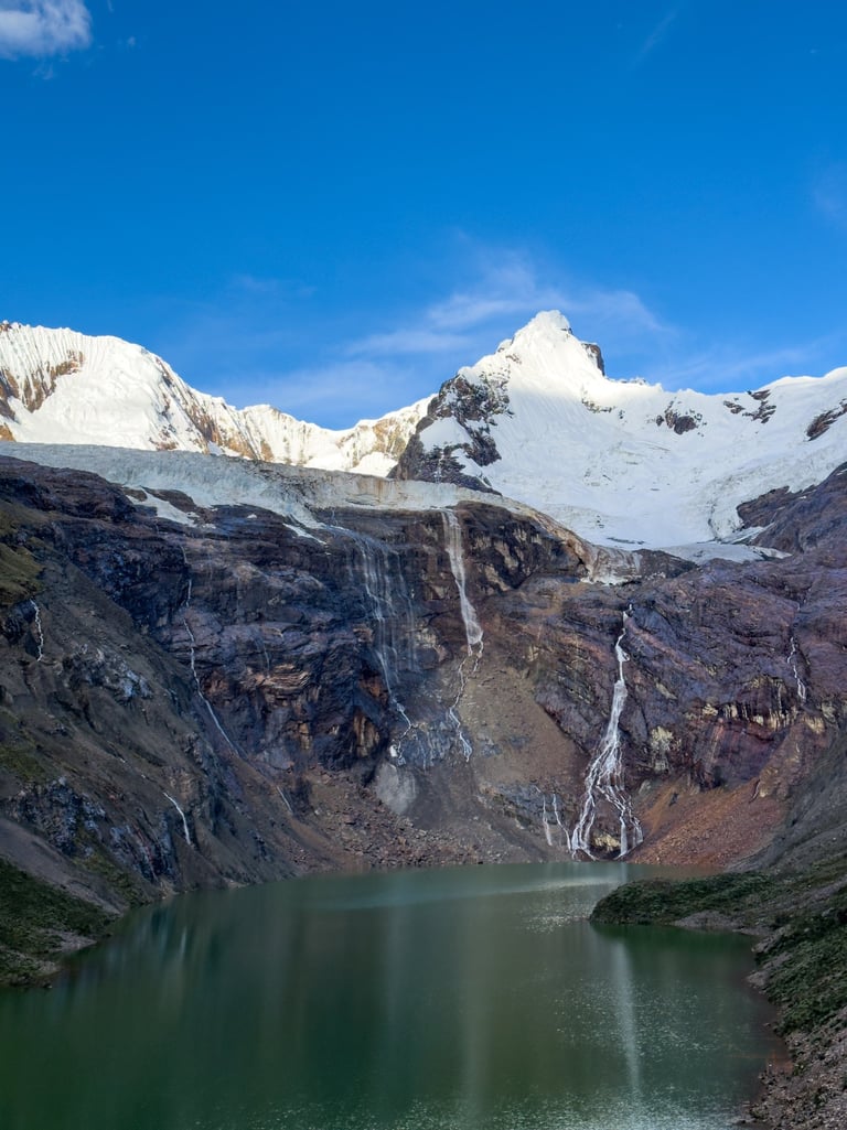 Laguna Tullpacocha Peru