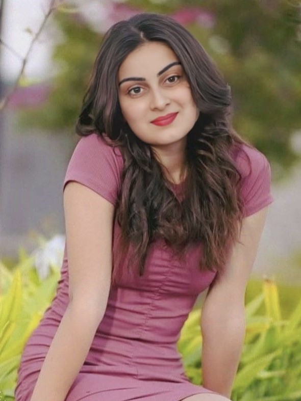 alt="Spa-trained massage therapist offering wellness therapy at home"