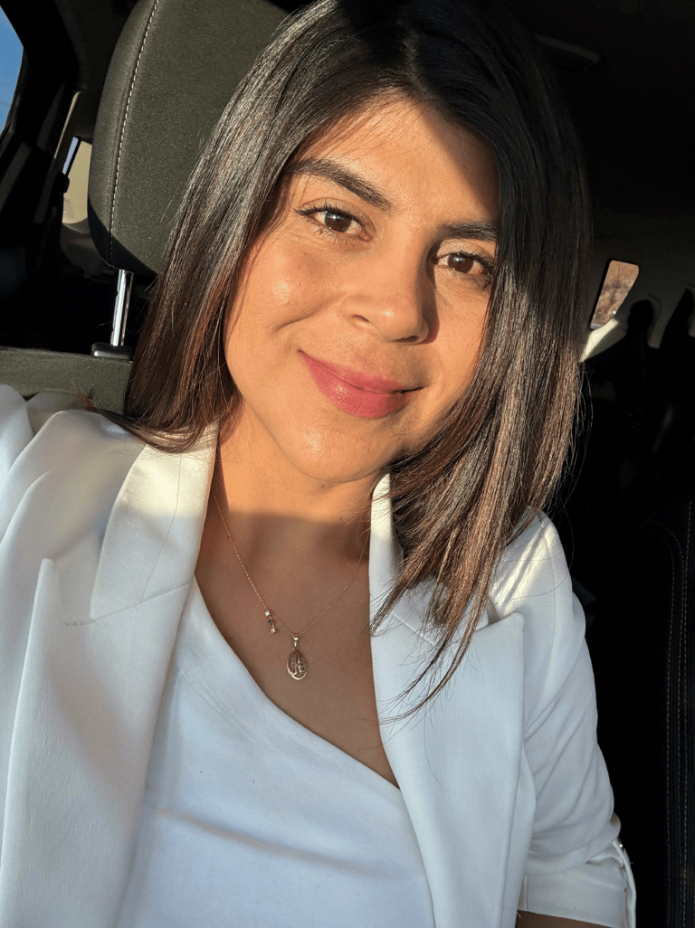 Community Manager en Jaén, Creadora de Contenido en Jaén, Yiyi Valencia, Gestión de redes sociales,