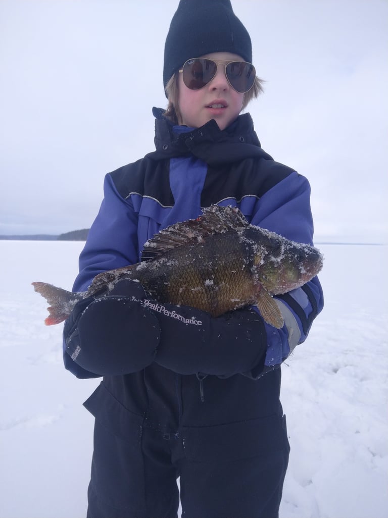 Pêche sur glace en Laponie
