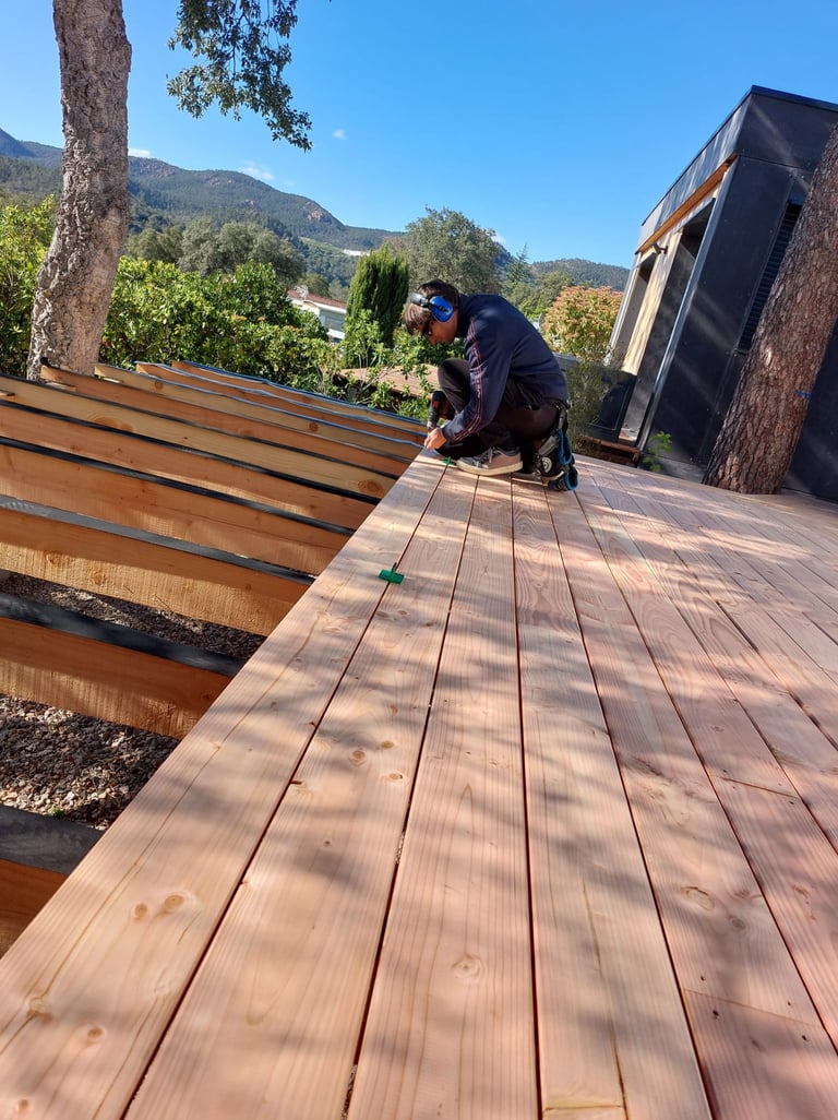 Terrasse structure avec bande de protection lambourde solive