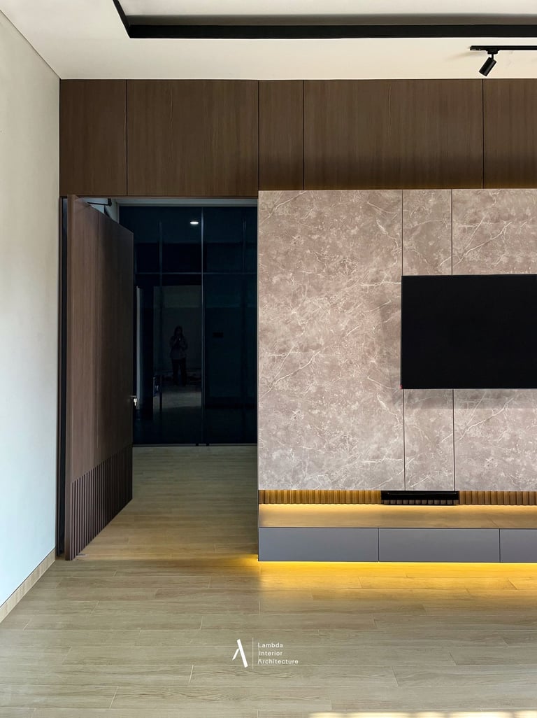 panel tv kudus