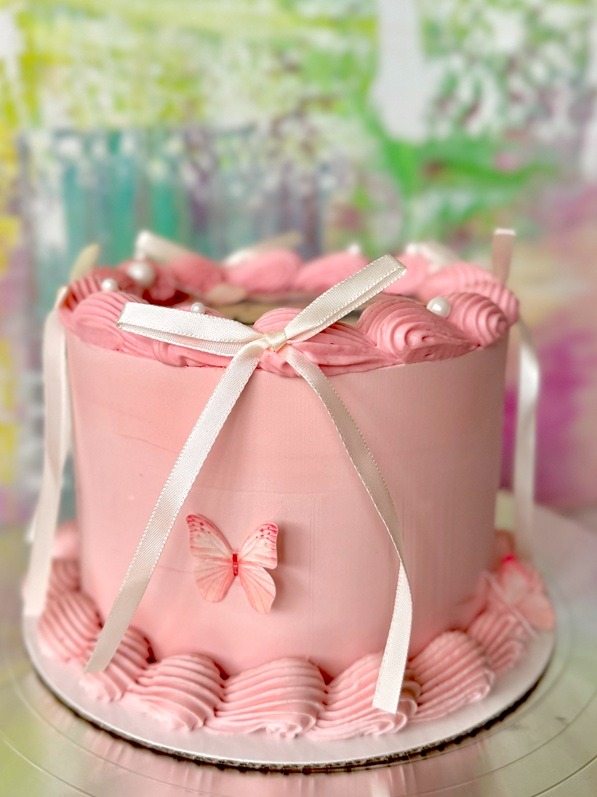 Layer Cake framboise pistache décoration rose pastel