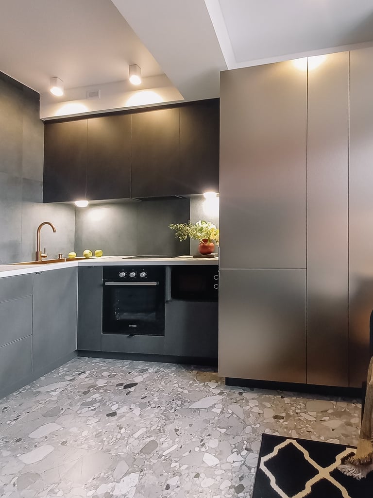 металлические поверхности в дизайне интерьера