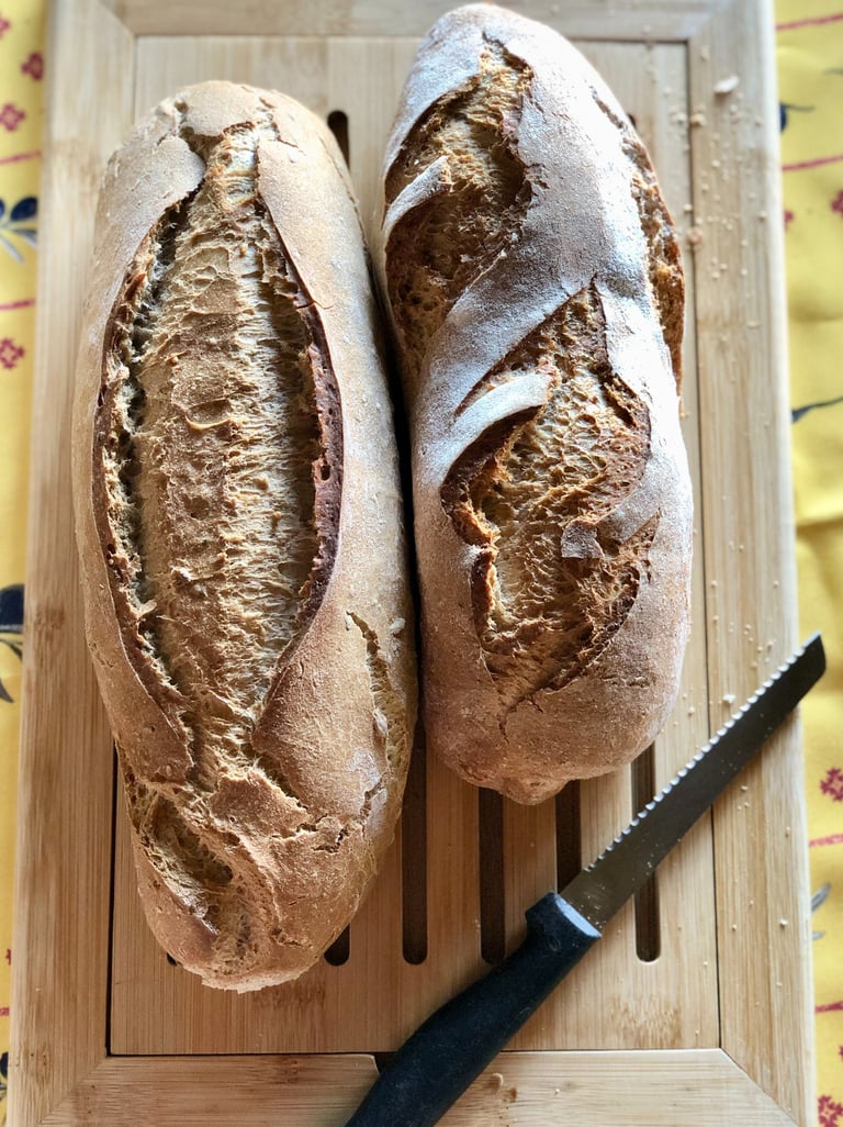 Petit déjeuner, Chambre d'hôte, Plazac, Périgord, Dordogne, France.