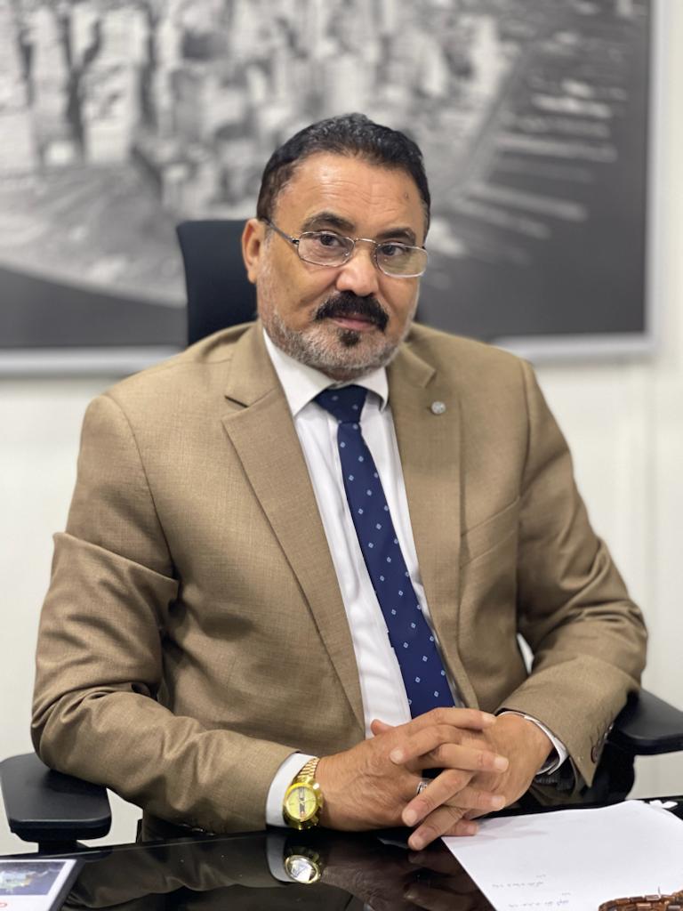 جمال الضبع المدير العام لمكتب الدولي وشركاه