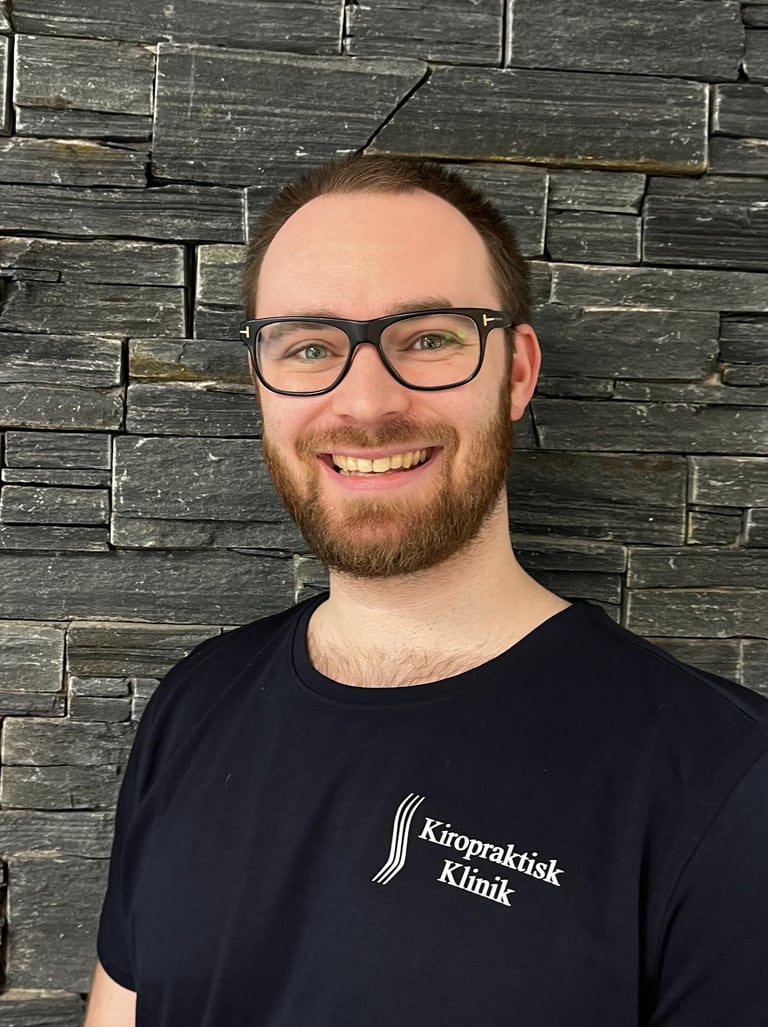 Simon Agerbo Devantié - Kiropraktor