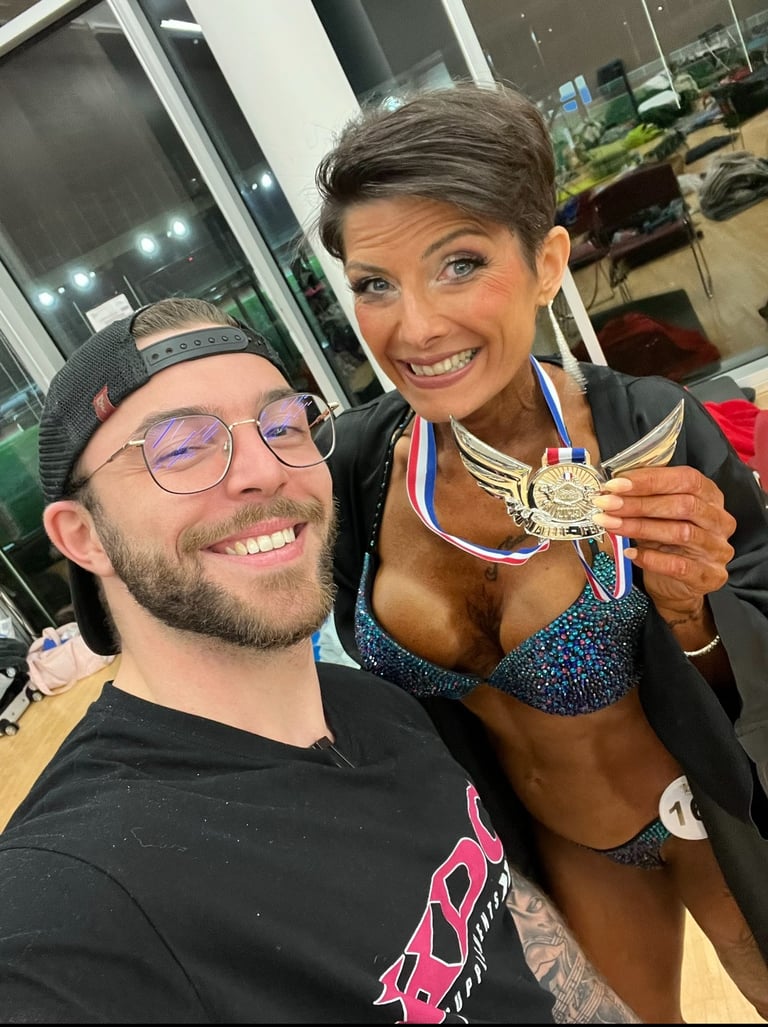 Moi et ma cliente qui fint deuxième de sa compétition en bikini master (championnat de france IFBB)
