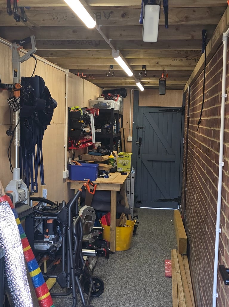 Lean-to lighting installed in Orpington by Easy Spark Ltd