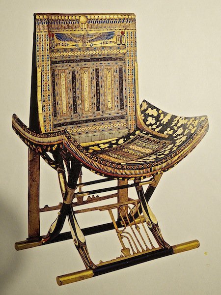 Trône de Toutankhamon, modèle de la copie de musée entreprise par l'Atelier l'Am'arante