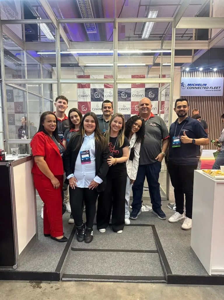 Equipe da Caran Contabilidade junto aos parceiros da Xandão na feira Transposul, em Porto Alegre