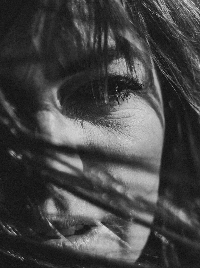 portrait noir et blanc femme noir et blanc annecy