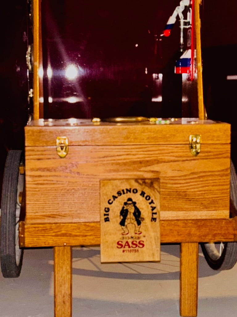Gun cart with plaque