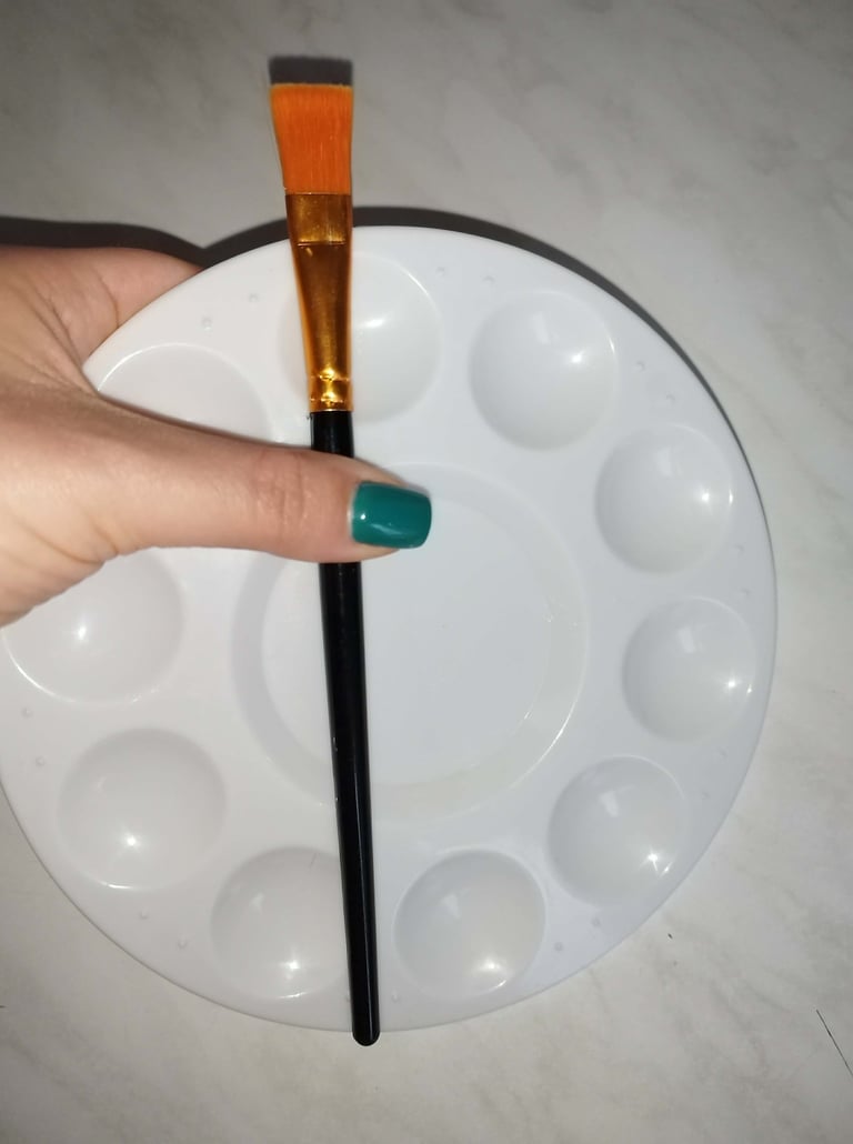 plastic paint tray palettes for kids’ painting, art classes, and birthday parties