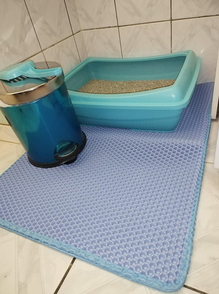 Blue 30x22 inch extra-large honeycomb cat litter mat with double layers, non-slip, waterproof