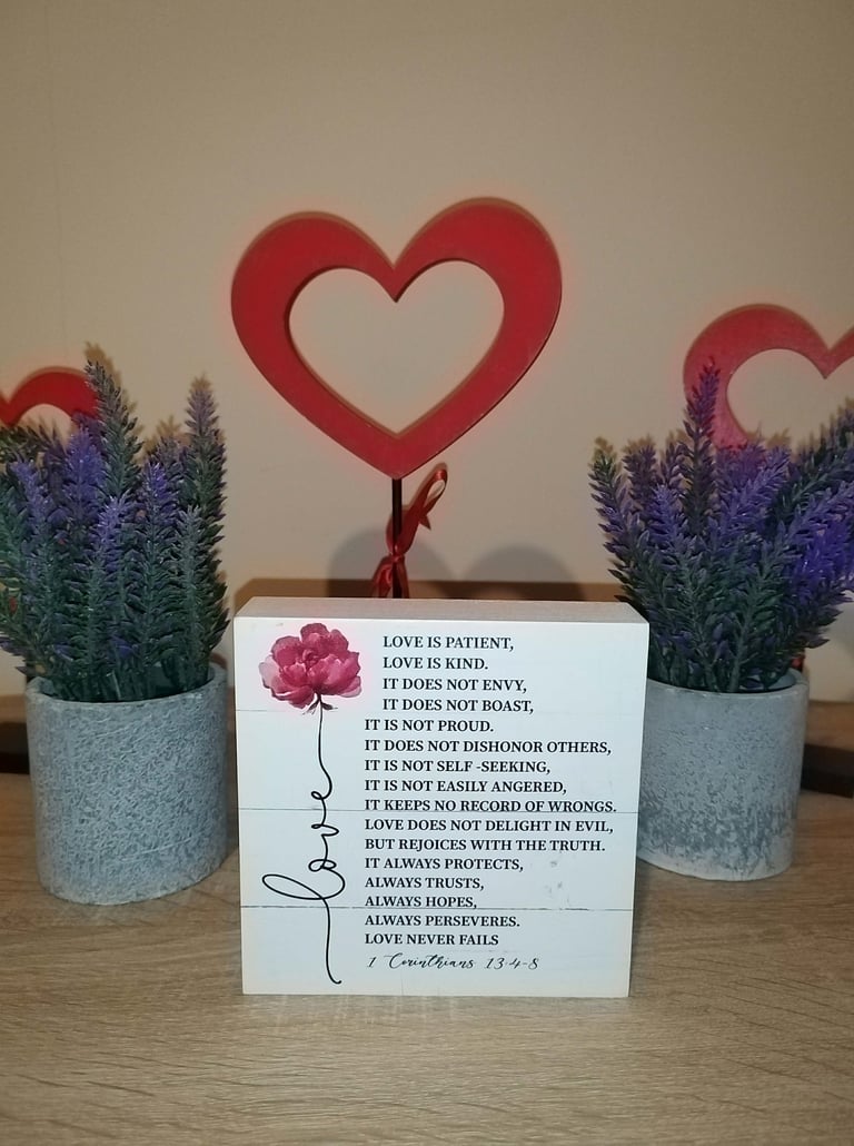 Christian wooden box sign with 1 Corinthians 13:4-8 quote, inspirational love plaque for home
