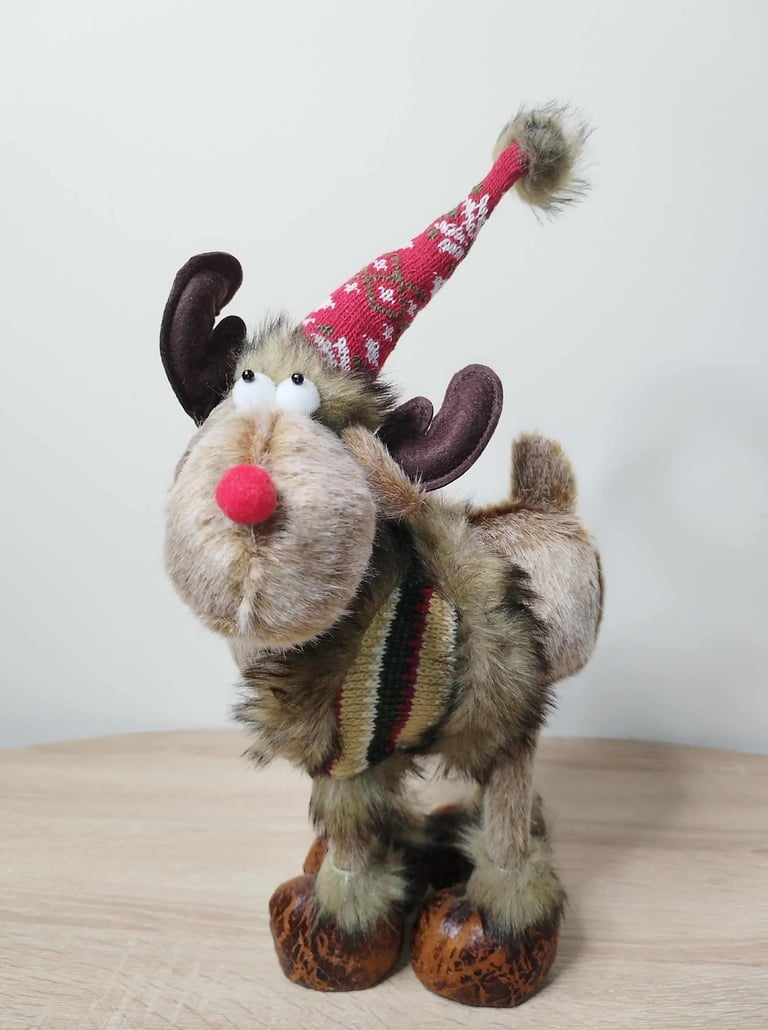 Cute reindeer gnome plush Christmas decoration – rustic winter moose figurine for home, tabletop