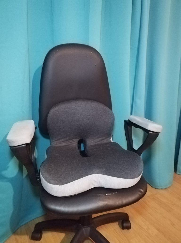 Dark grey ergonomic memory foam seat cushion with L-shaped lumbar support design for office chairs