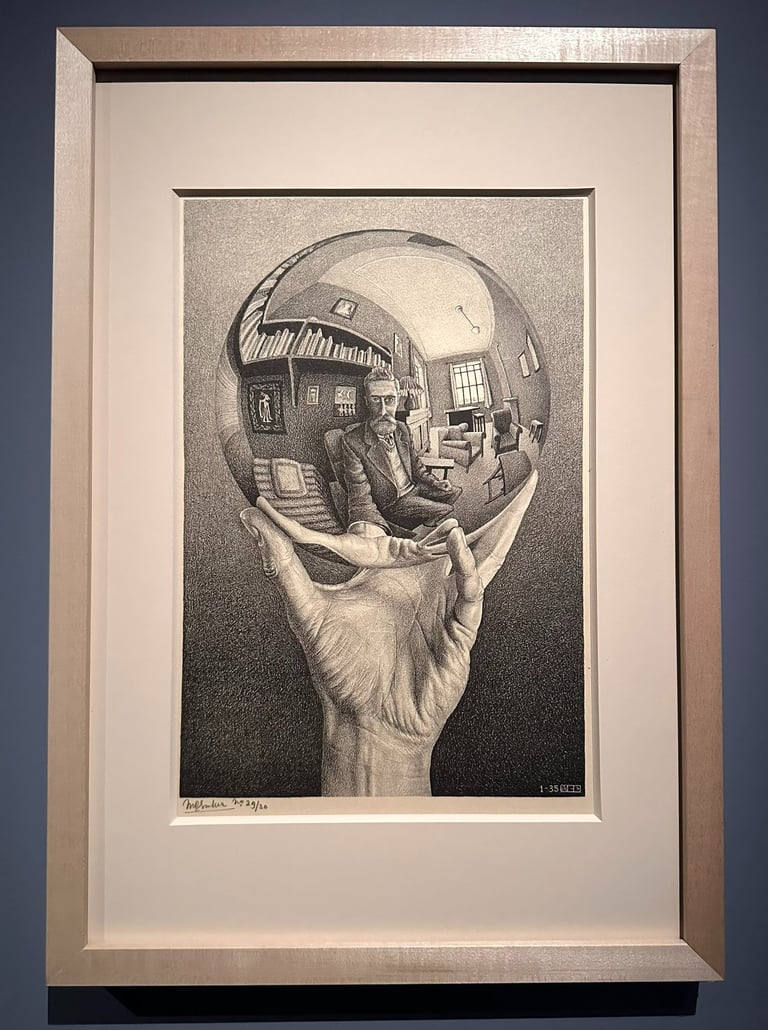 Hand with reflecting sphere, 1935, Lithograph ©16mag