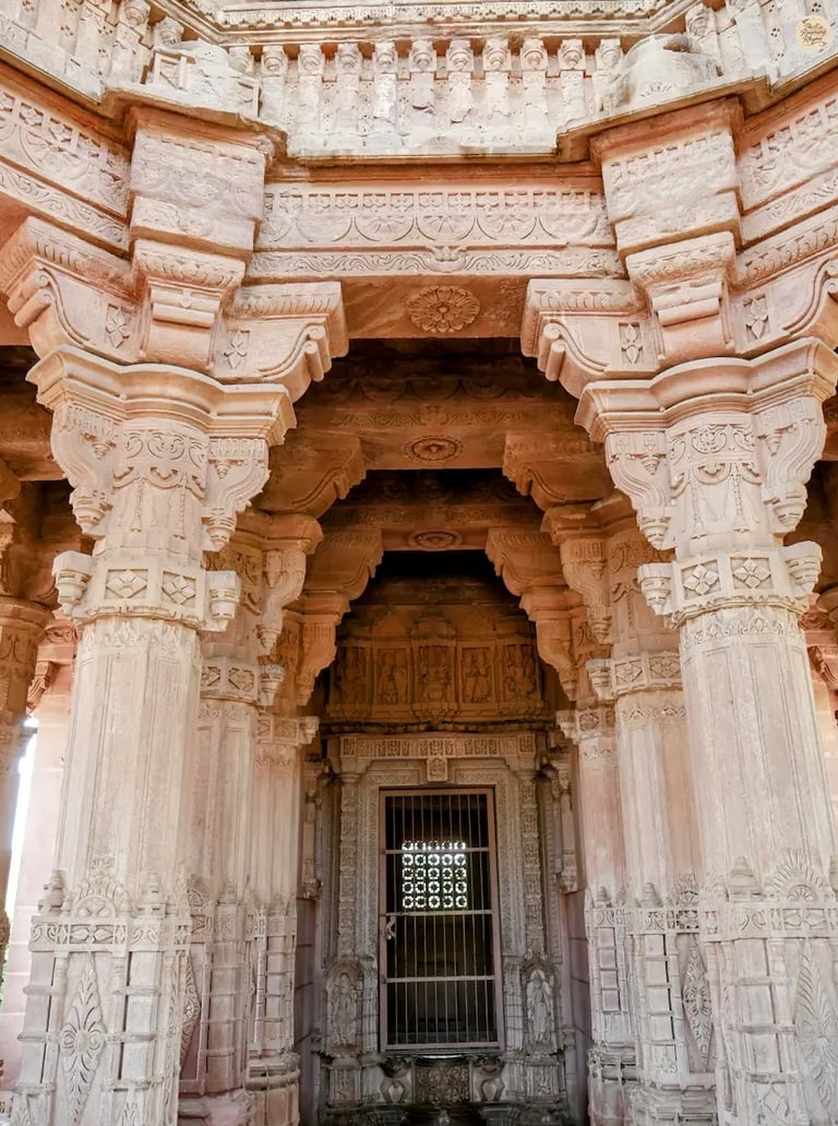 Intricate stone carving inside a Mandore Garden temple, reflecting Jodhpur’s royal artistry.