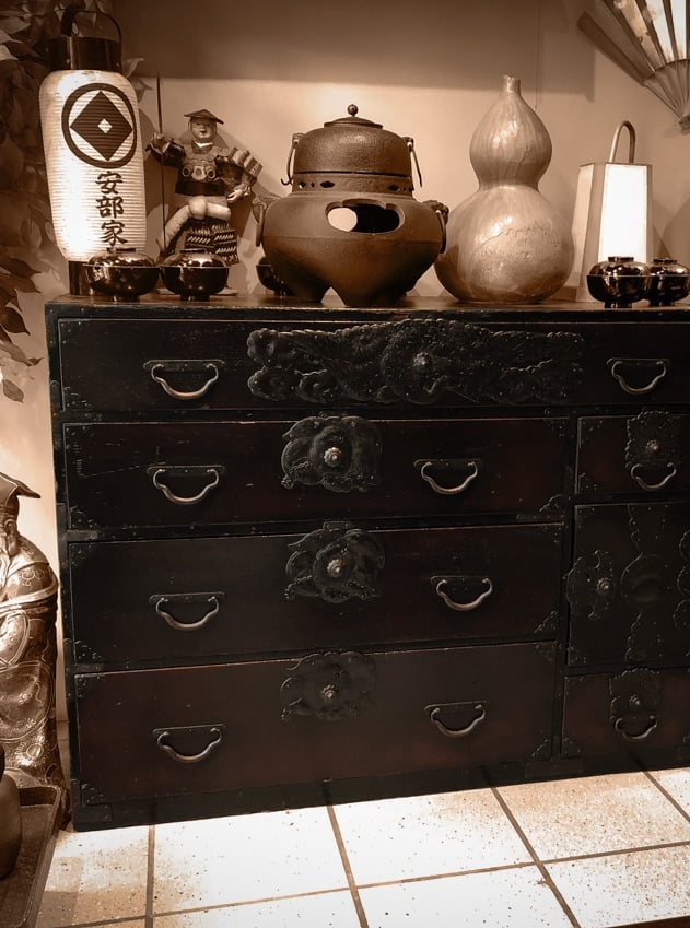 Personalized Antique Sourcing, Purchase Support & Certificates – Kizunaway Japan