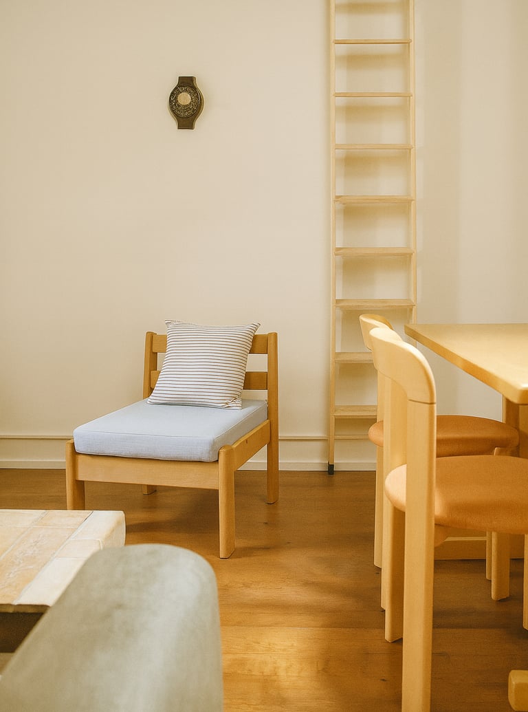 Duplex in Pau with mezzanine, ladder and designer furniture