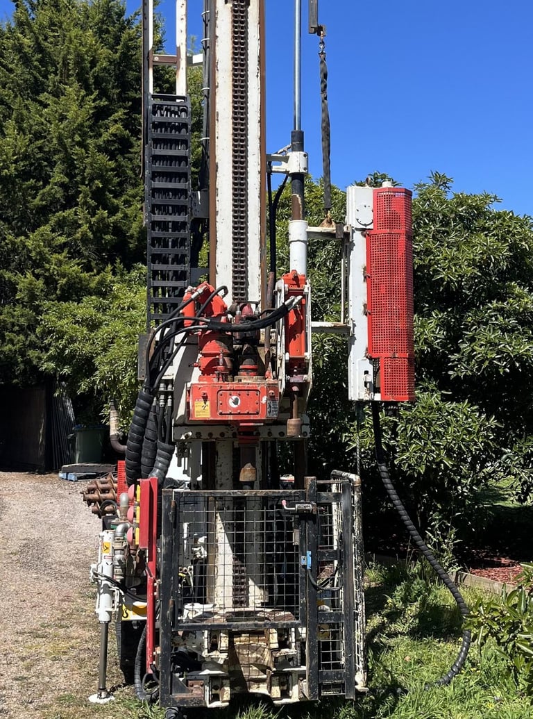 Track-mounted Comacchio GEO-305 rig – Callaway Drilling Victoria