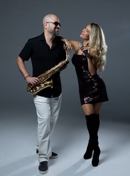 Saxofonista y Cantante